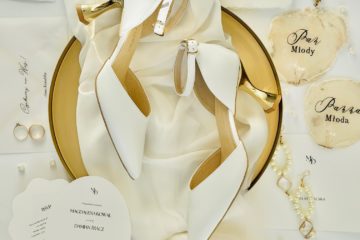 buty białe z obcasem kielichowym