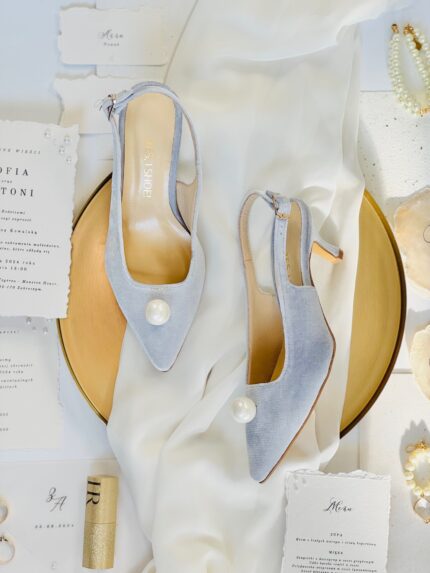 błękitne buty ślubne bez pięty z perłą